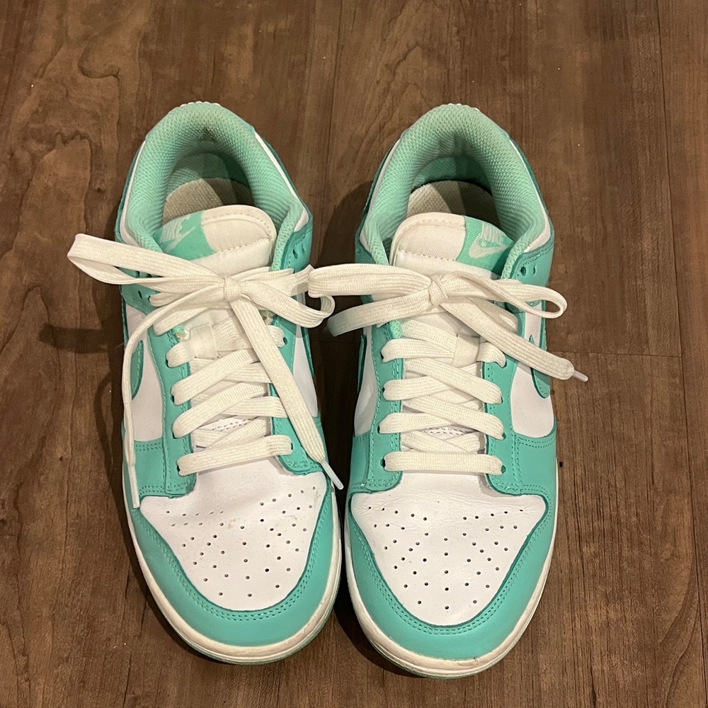 Nike Women's Sneakers in White and Mint Green
